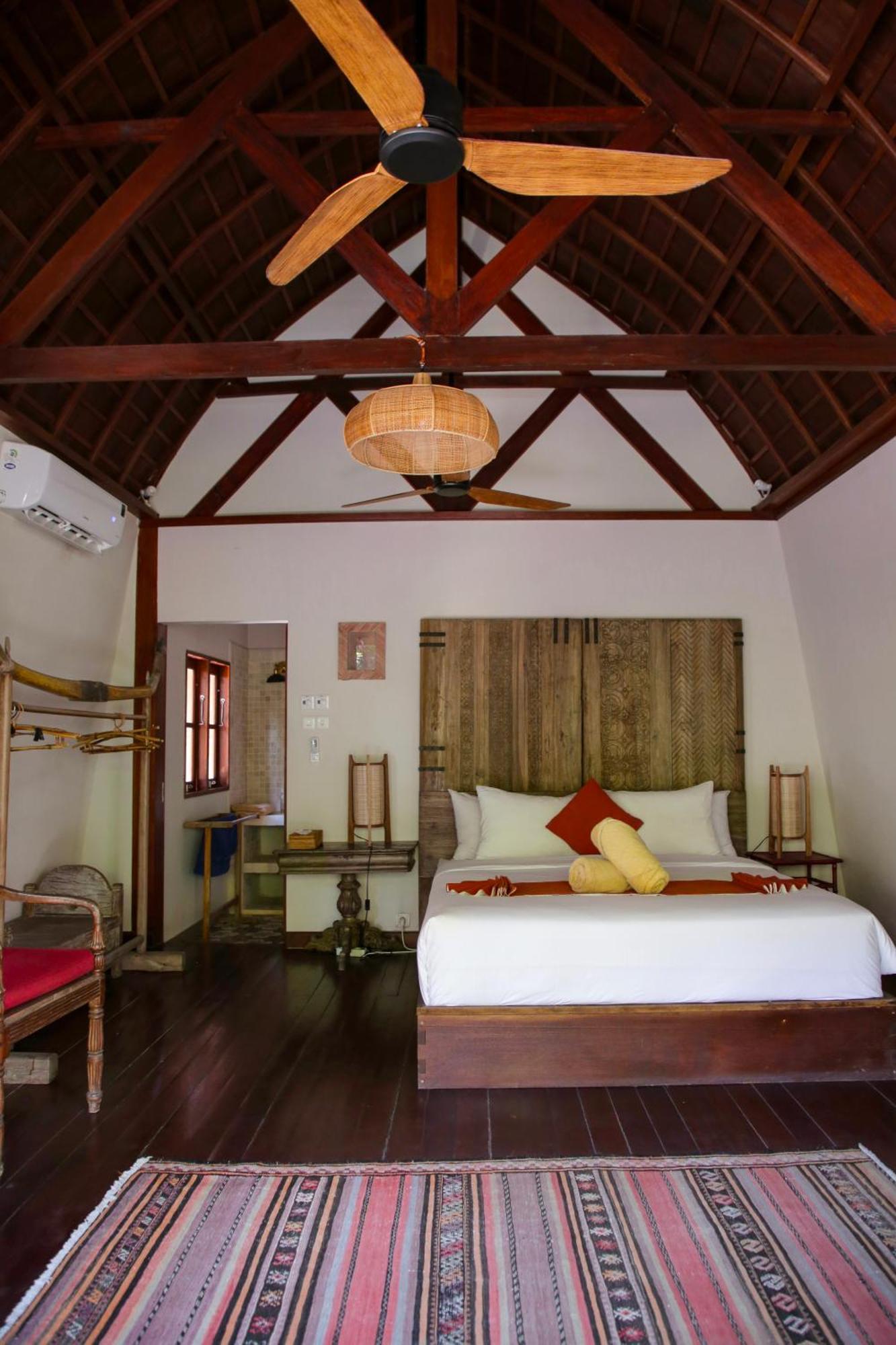 Hangat Villa *