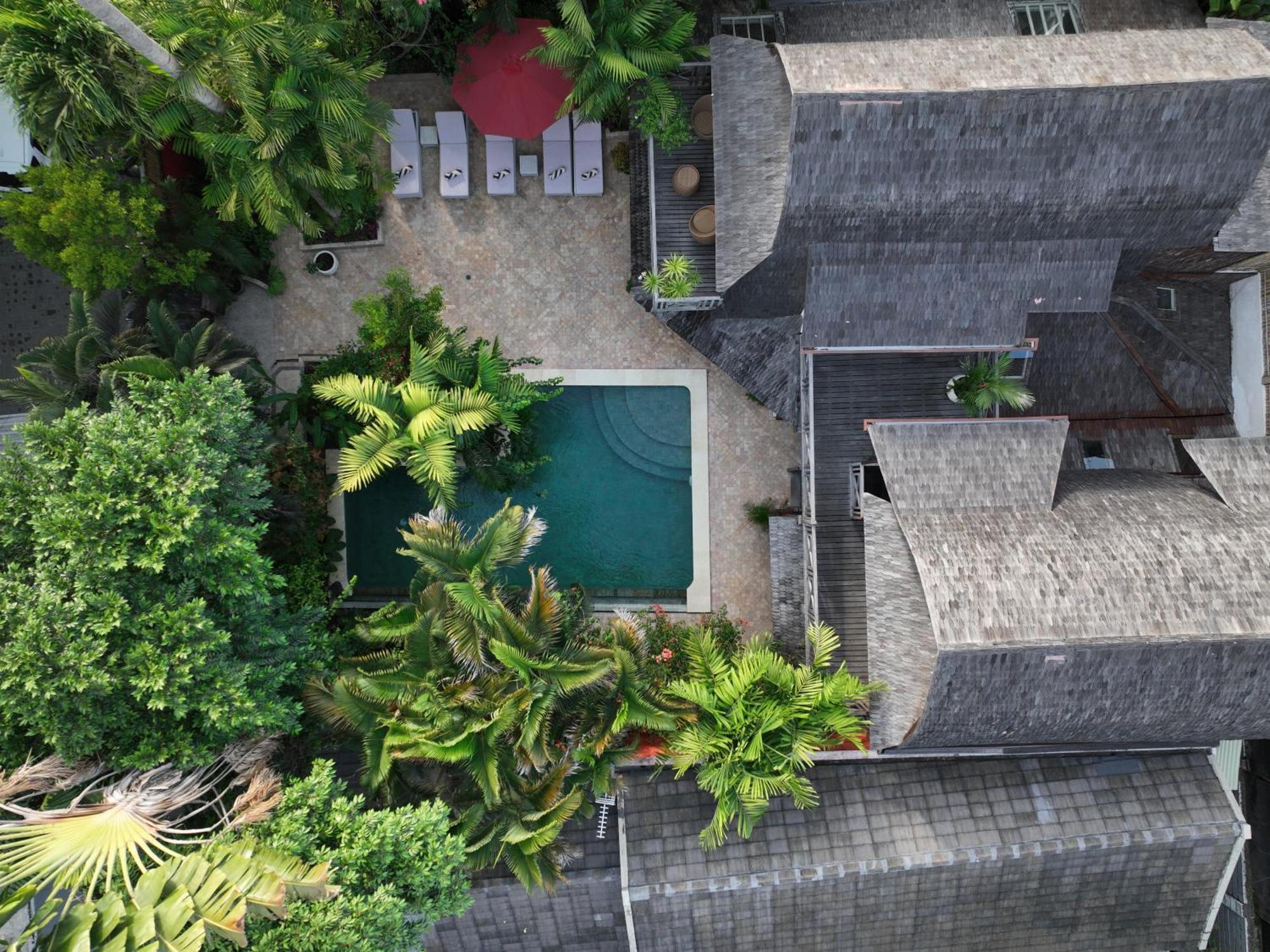 Hangat Seminyak